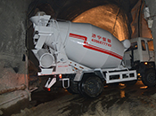 東風混凝土攪拌車6方產品在青島地鐵